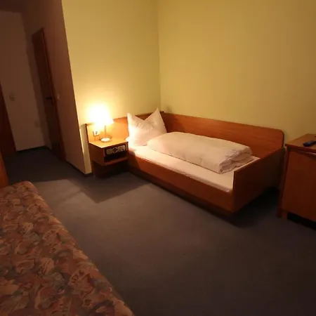 Hotel Weisse Taube 2*
